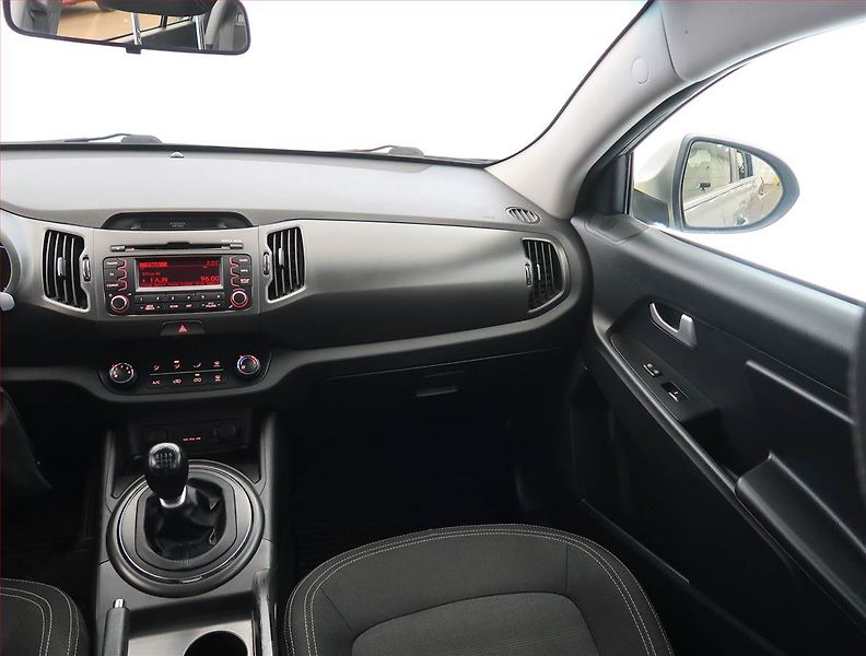Kia Sportage (2011) 1.6 GDI - fotka 8 z 15