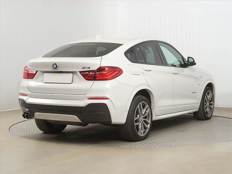 BMW X4 (2014) M Sport xDrive35d - fotka 5 z 17