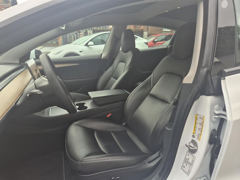 Tesla Model 3 STANDART RANGE 208kw SOH 93,6% - fotka 40 z 47