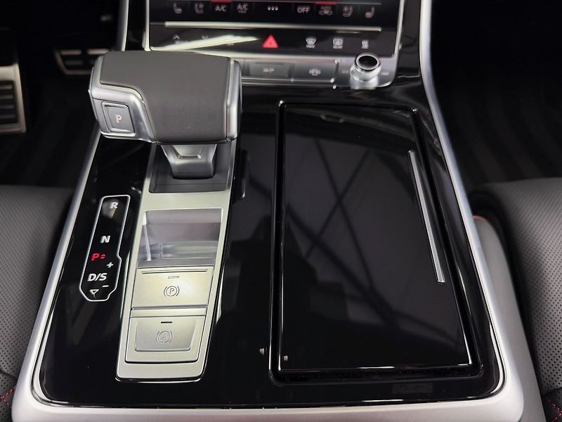 Audi Q8 50TDI QUATTRO S-LINE, WEBASTO, - fotka 28 z 38