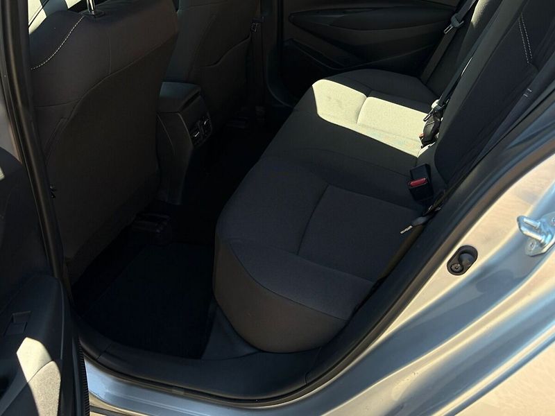 Toyota Corolla 1.5 Comfort - fotka 13 z 16