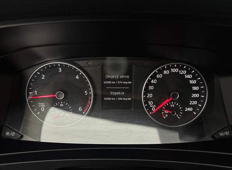 Volkswagen Caravelle 2,0 110kW DSG NZTOP LONG TZ - fotka 15 z 39