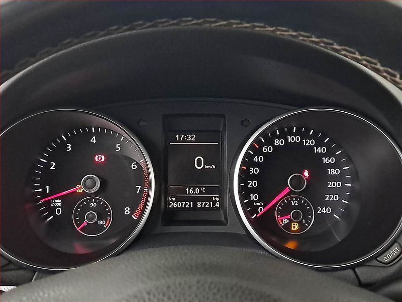 Volkswagen Golf (2012) 1.2 TSI, nová STK, servisované - fotka 11 z 16