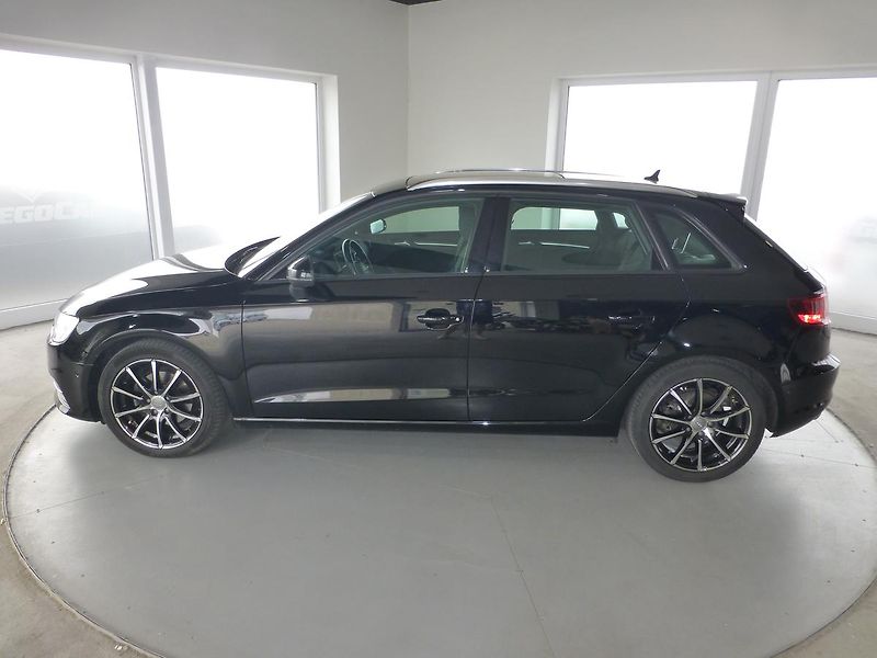Audi A3 (2013) 2,0TDI-110KW*NAVI*XENON*KAMERA - fotka 8 z 29