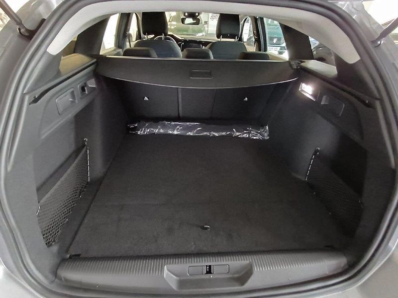 Peugeot 308 (2026) SW STYLE Hybrid 145 e-DCS6 - fotka 11 z 30