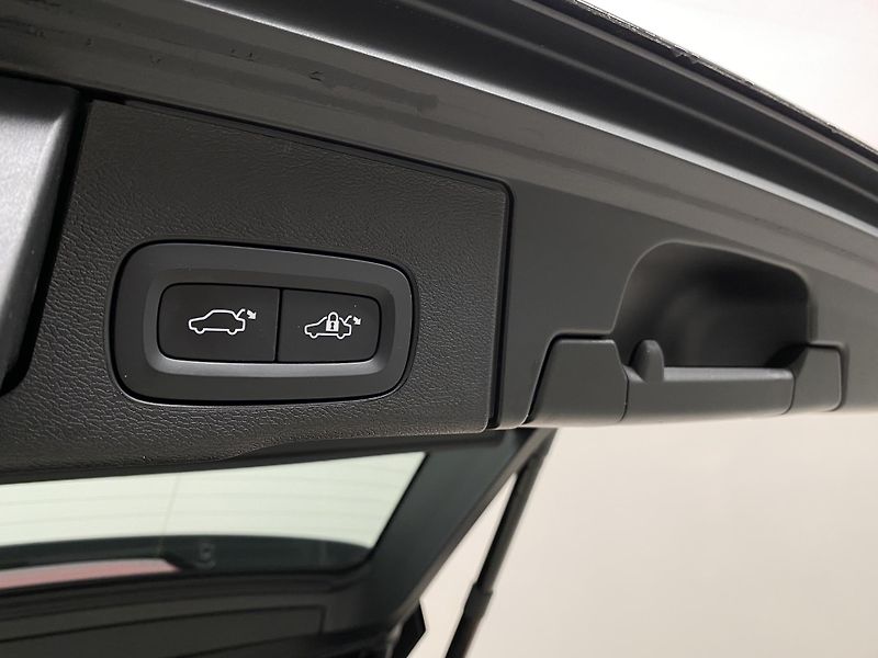 Volvo XC60 B4 AWD BRIGHT PLUS AUT - fotka 32 z 58