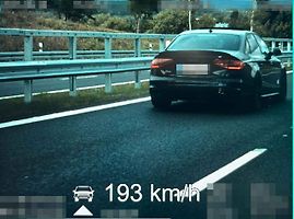 Druhý řidič se hnal na devadesátce rychlostí 193 km/h.