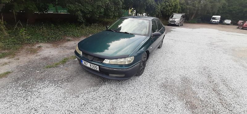 Peugeot 406 (2001) - fotka 10 z 14