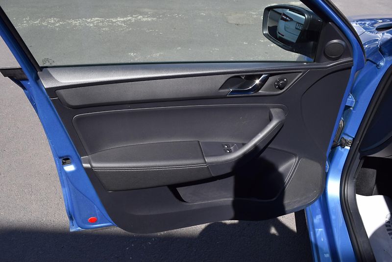 Škoda Rapid (2016) 1.2TSI 81kw AMBITION PANO OPS  - fotka 20 z 45