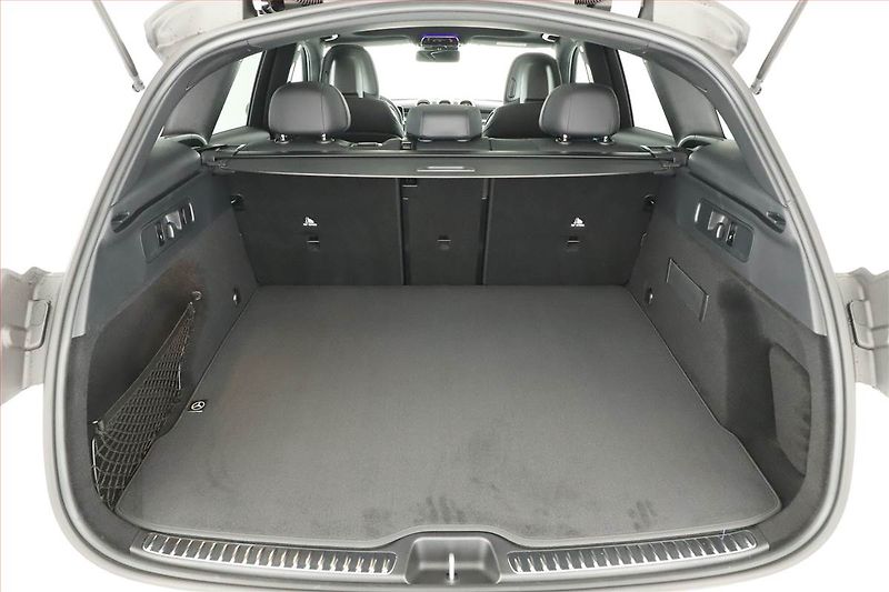 Mercedes-Benz GLC (2025) 200 4MATIC, AMG Line - fotka 26 z 30