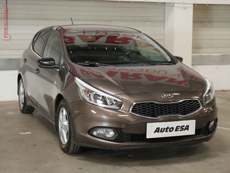 Kia Ceed (2014) 1.4 CVVT, ČR, AC, temp - fotografie inzerátu