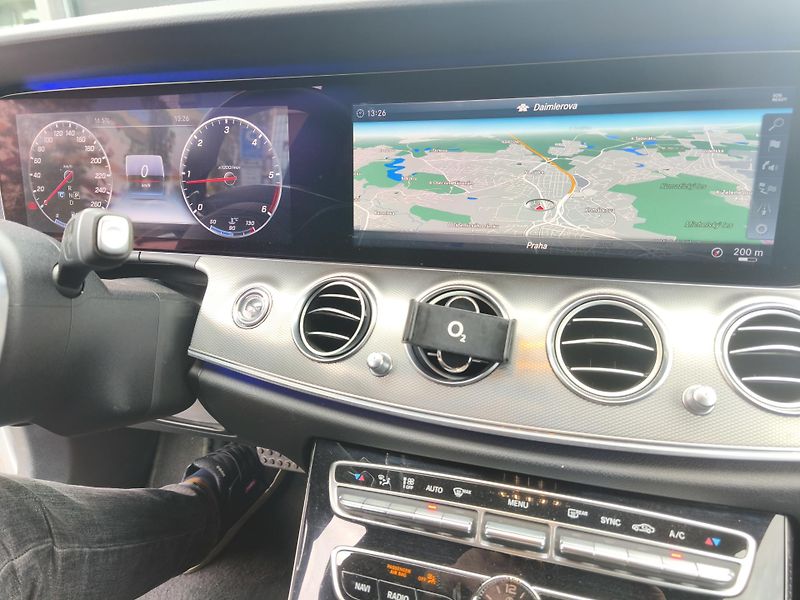 Mercedes-Benz Třídy E (2017) 220cdi 4 matic, AMG  - fotka 7 z 11