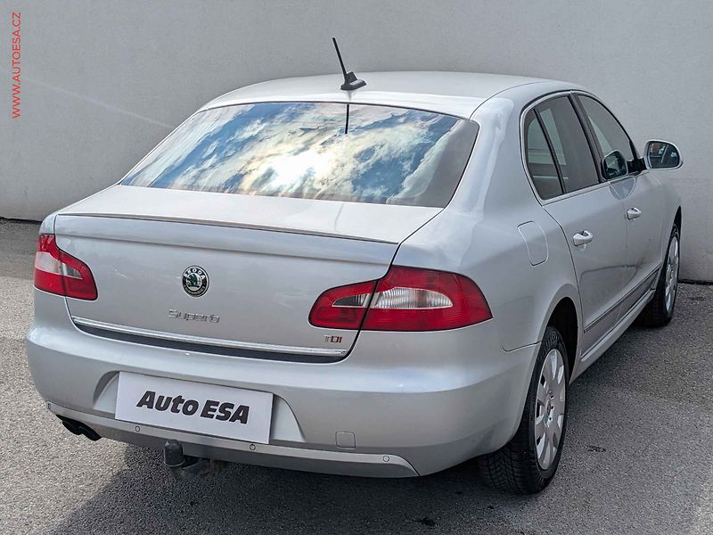 Škoda Superb (2008) 2.0TDi, ČR, Elegance, DSG - fotka 4 z 15
