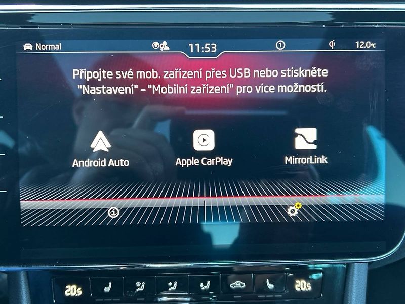 Škoda Superb (2021) kombi 2.0 TDI 7DSG 4x4 Laurin - fotka 11 z 35
