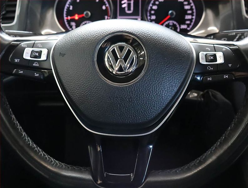 Volkswagen Golf (2017) Comfortline 1.0 TSI, Kůže - fotka 17 z 20