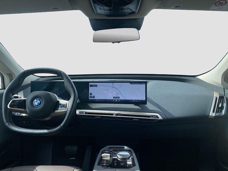 BMW iX xDrive40 Sport Kamera - fotka 11 z 15