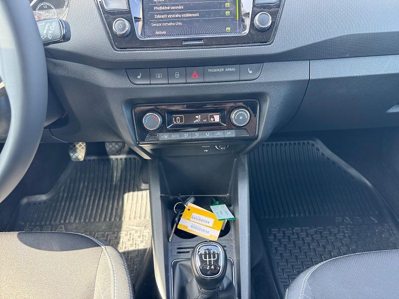 Škoda Fabia (2023) AMBITION 1.0TSI 70kW CZ DPH - fotka 10 z 11