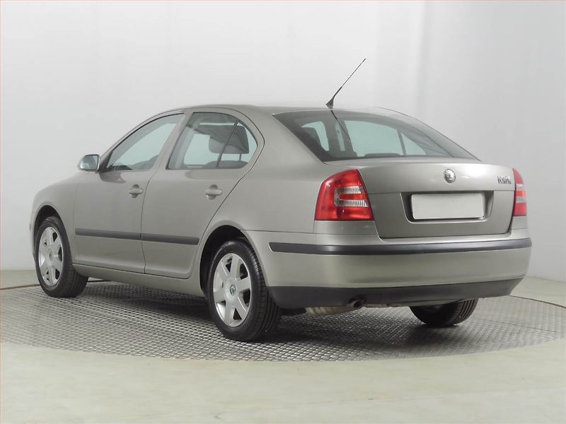 Škoda Octavia (2007) 1.6 - fotka 4 z 17