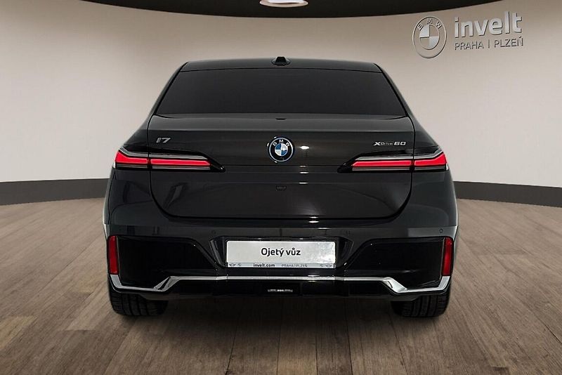 BMW i7 xDrive60 - fotka 4 z 28