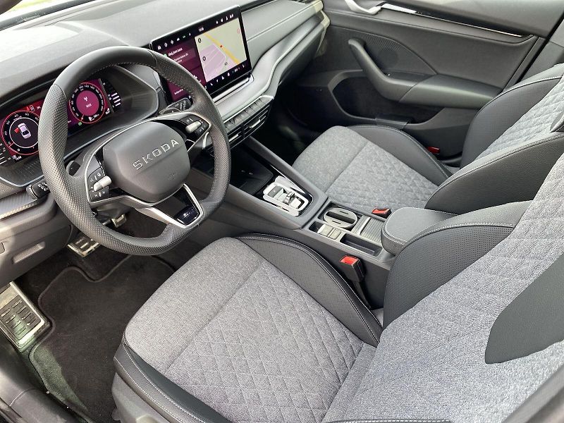 Škoda Octavia (2025) 2.0 TSI 4x4 DSG SportLine - fotka 6 z 37