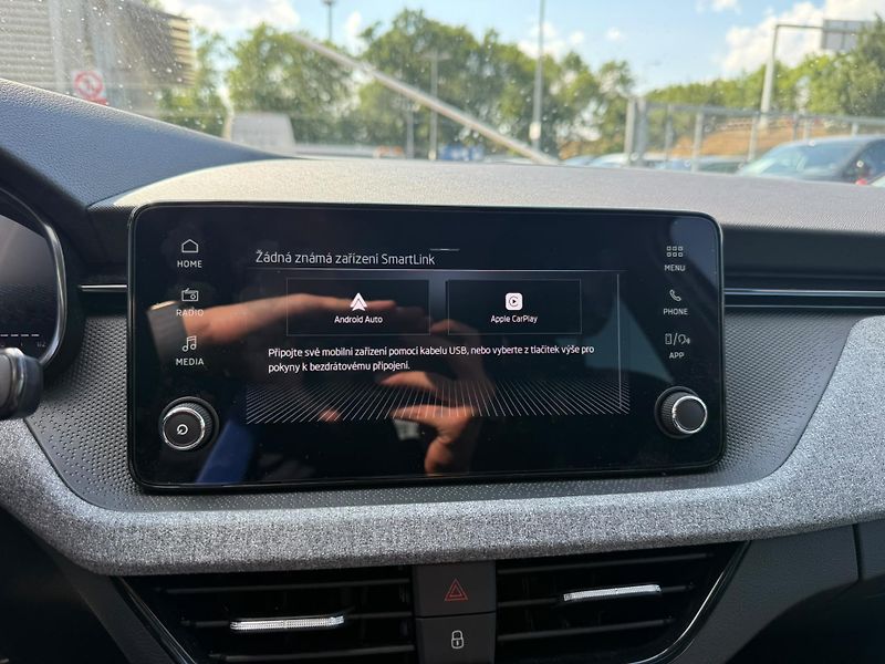 Škoda Kamiq Selection 1.0 TSI 85kw - fotka 14 z 25