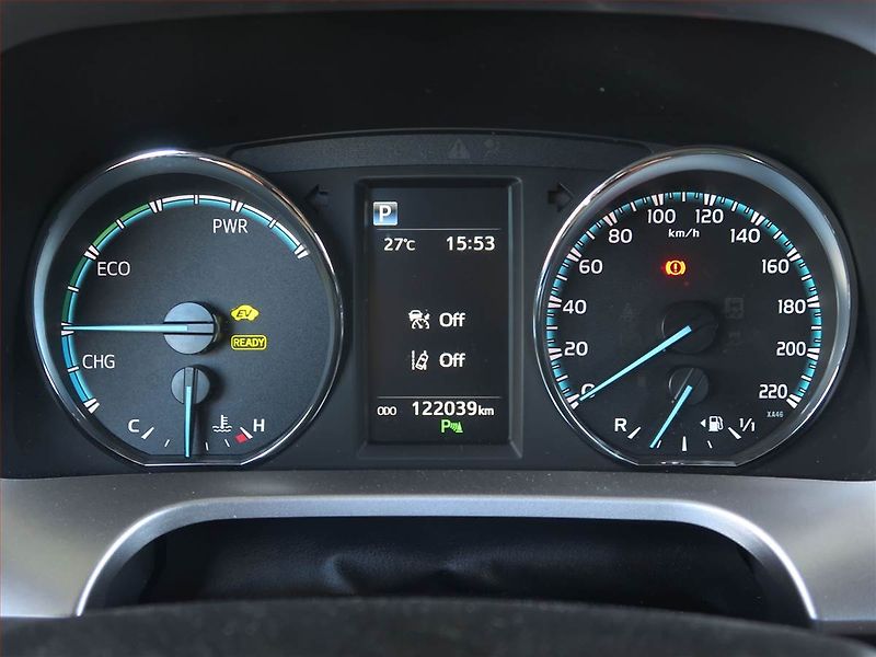 Toyota RAV4 (2016) 2.5 Hybrid - fotka 10 z 17