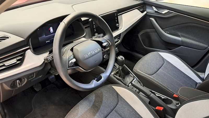 Škoda Kamiq (2025) Top Selection 1,0 TSI 85 kW - fotka 10 z 23