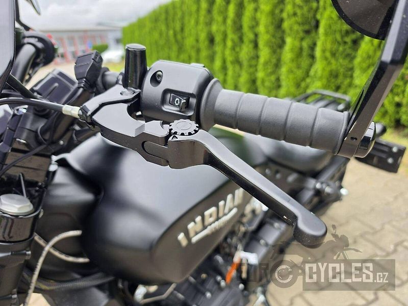 Indian (2018) Scout Bobber - fotka 12 z 15