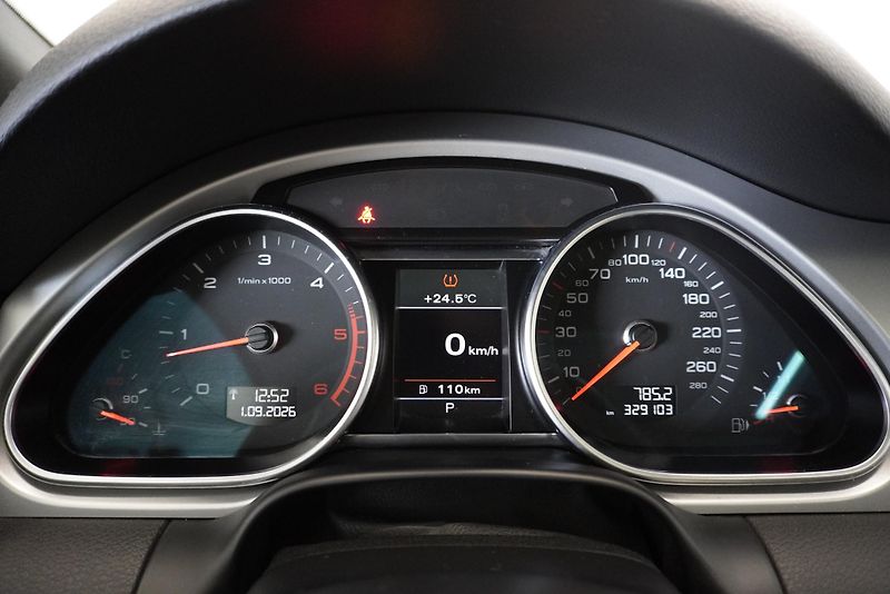Audi Q7  4,2 TDI QUATTRO S-LINE AUT. - fotka 25 z 40