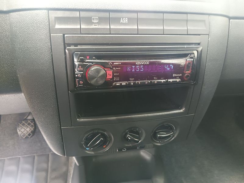Škoda Fabia 1.4 16V  Classic Cool - fotka 12 z 25