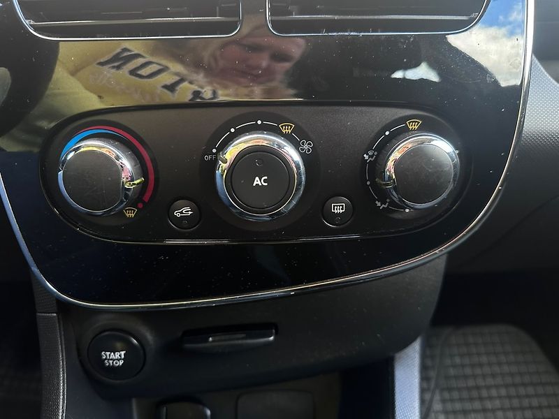 Renault Clio (2013) 1.2i LPG NAVI/1MAJ/Tempomat - fotka 26 z 28