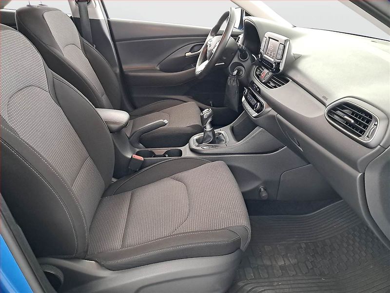 Hyundai i30 (2017) 1.6 CRDi, Serv.kniha, Tempomat - fotka 9 z 15