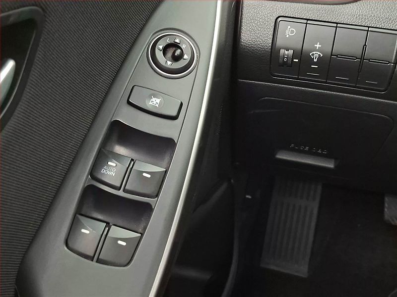 Hyundai i30 (2012) 1.4 CVVT, ČR,1.maj, Tempomat - fotka 16 z 17