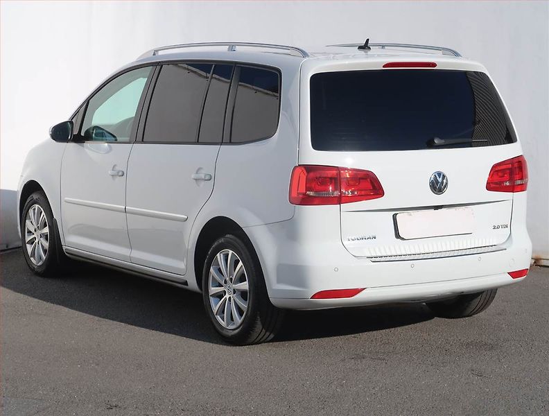 Volkswagen Touran (2014) Highline 2.0 TDI, Automat - fotka 4 z 22