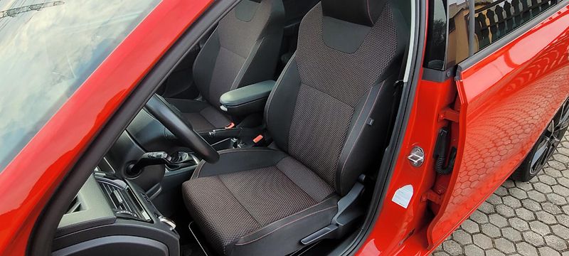 Škoda Rapid (2014) 1,2TSi 77kW Xenony StylePlus - fotka 10 z 37