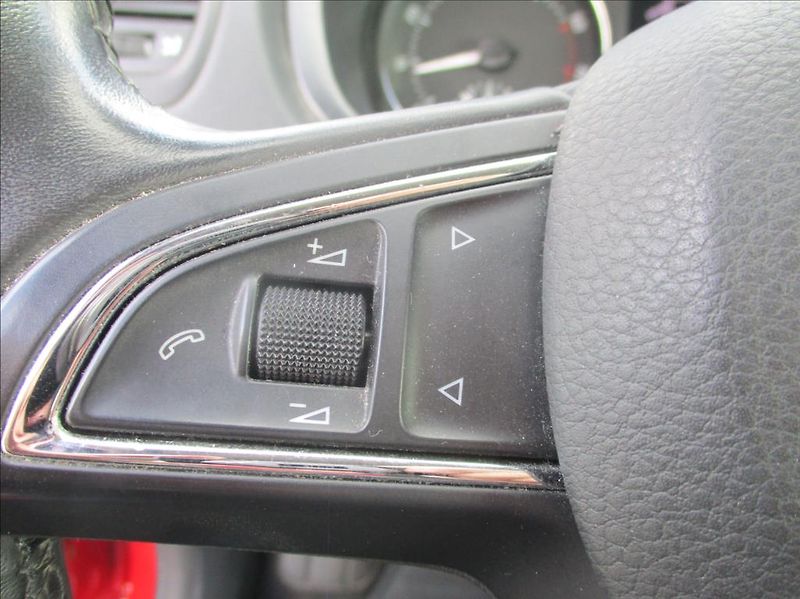 Škoda Fabia 1,2 TSI, klima, servis, 1.maj, - fotka 16 z 31
