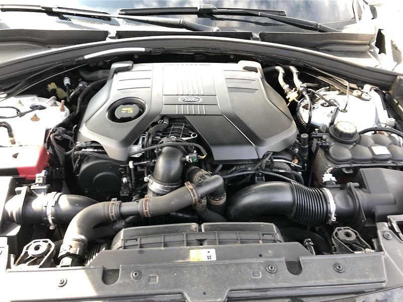 Land Rover Range Rover Velar D 300 SE - fotka 26 z 26