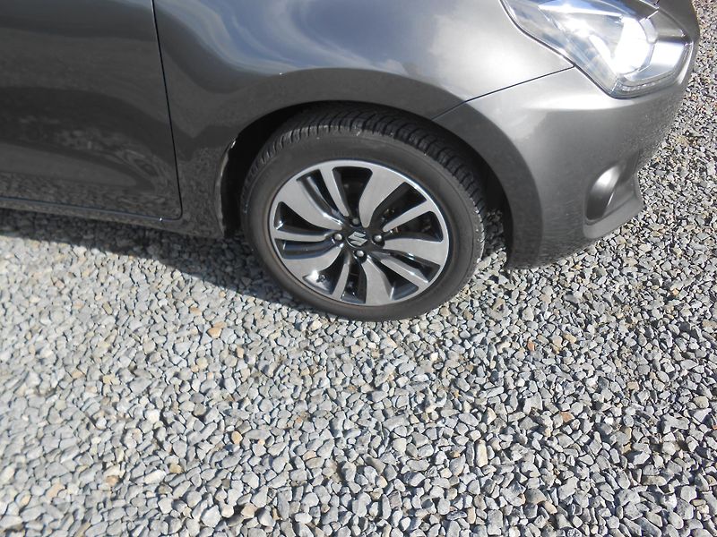 Suzuki Swift 1.0SHVS-HYBRID,KAMERA,LED - fotka 13 z 38