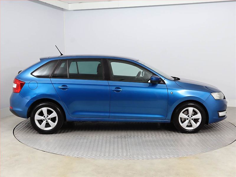 Škoda Rapid (2014) Spaceback 1.2 TSI - fotka 6 z 11