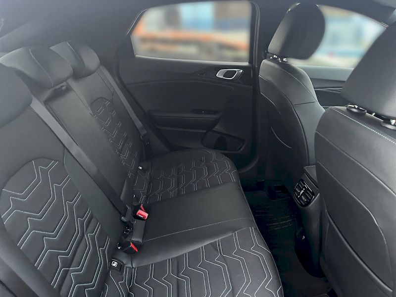 Kia XCeed (2025) - fotka 17 z 34