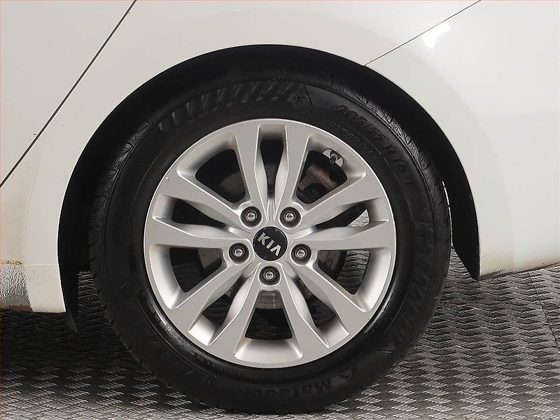 Kia Ceed (2017) Silver 1.6 GDI, Serv.kniha - fotka 14 z 18