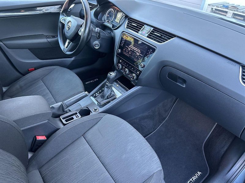 Škoda Octavia (2018) Combi 2.0 TDI DSG Style + - fotka 8 z 31