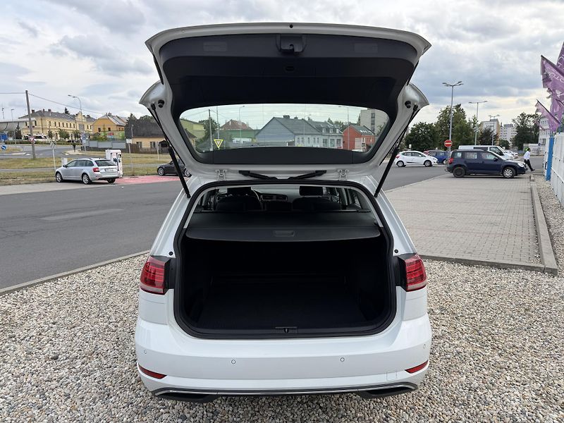Volkswagen Golf Combi VII 1,6 TDi/85kW - fotka 52 z 66