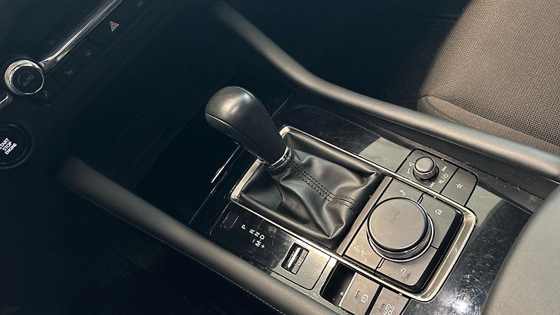 Mazda 3 (2023) 2.0 G122 Plus PO 1. MAJITELI - fotka 16 z 22