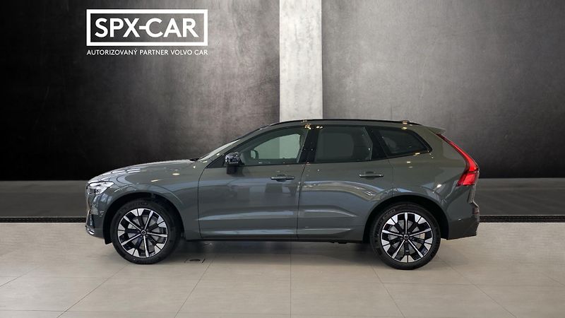 Volvo XC60 (2026) PLUS DARK, B5 AWD, 184+10 kW / - fotka 3 z 13