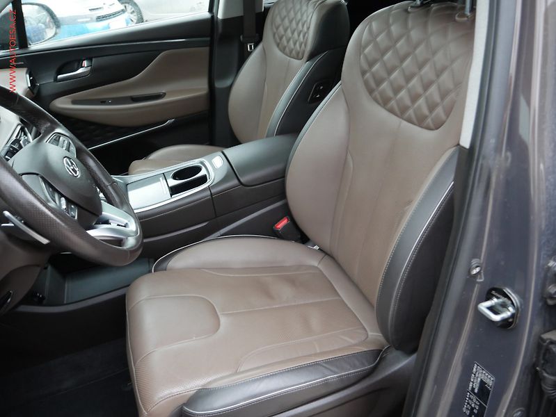 Hyundai Santa Fe (2021) 2.2 CRDi 4x4, 1.maj,ČR, AT - fotka 9 z 20