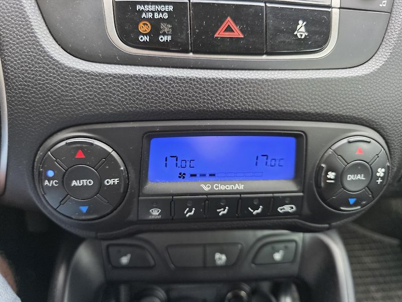 Hyundai ix35 2.0-4x4-TAŽNÉ 2t-POLOKŮŽE - fotka 9 z 17