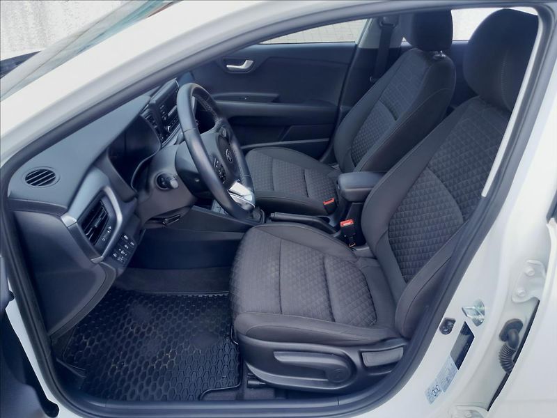 Kia Rio 1,2i 61kW - fotka 16 z 44