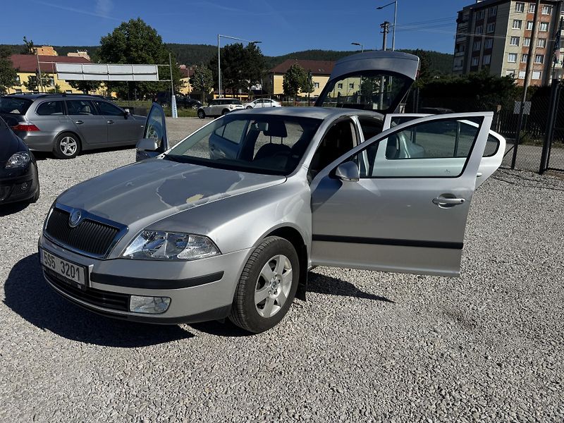 Škoda Octavia (2004) II, 1.6MPi,rezervace - fotka 12 z 32