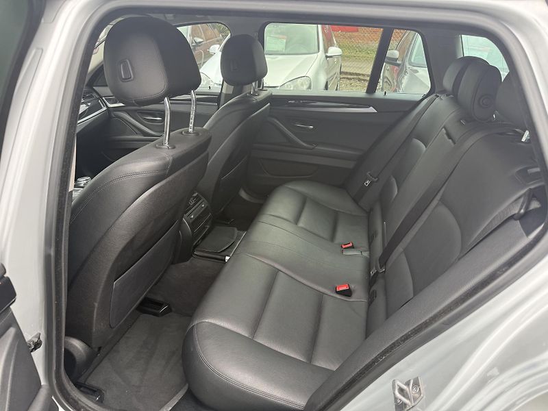 BMW Řada 5 518d Luxury Line - fotka 9 z 13